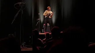 Chris Thile (Nickel Creek) mandolonist, live at Le Trianon, Paris, France, 27th October 2022, short