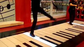 "Fur Elise" on The Big Piano at FAO Schwarz