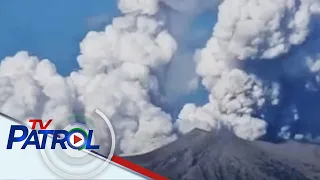 Taal Volcano inilagay sa Alert Level 3; daan-daan inilikas | TV Patrol