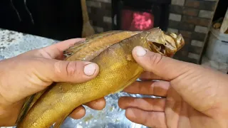 Гаряче копчення судака і чехоні в домашніх умовах.  hot smoking chekhona and pike perch at home.