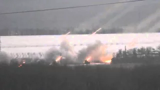 Донецк работают ГРАДы ДНР / Donetsk firing pro-Russians rebels Grad