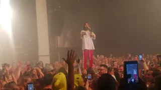 Jared Leto and two Pikachus(21/5 2018)