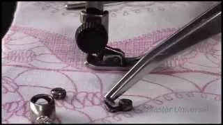 Как правильно собрать механизм зажима иголки и поставить иголку в швейную машину ПМЗ. Видео №61.