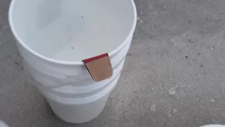 How to prevent 5 gallon buckets from sticking together - EASY SOLUTION