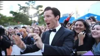 Benedict Cumberbatch Photobombs Meryl Streep, Margaret Cho at 2015 Golden Globe Awards: Photo!   Re