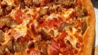 Dominos vs Pizza Hut - PIZZA WARS #1