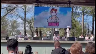 På parken zoo live som dansare!