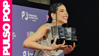 KENIA OS sorprendida con 3 premios en el backstage de PREMIOS JUVENTUD 2023