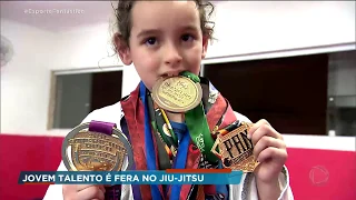 Conheça Pietra Ribeiro, uma menina que já é um fenômeno no jiu-jitsu