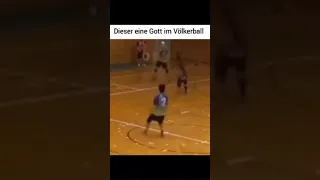 Dieser eine Klassenkamerad beim Völkerball #shorts