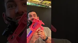 Essa é a 🔫 de brinquedo mais INSANA que já inventaram! 😱