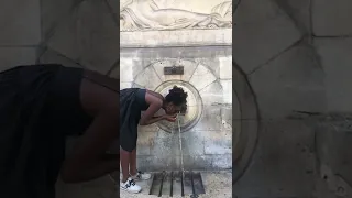 Parisians cool off with free drinking water (even sparkling)!