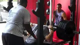 NFL Pro Drew Miller hits a 500 lb squat at Rich Lansky's RCL