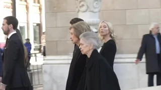 Doña Sofía asiste a ceremonia en Atenas en memoria de Constantino de Grecia