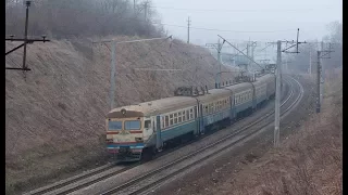 ER9E-565 | Service train with no passengers