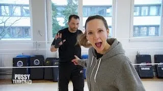 Preview zur 2. Staffel - Carolin Kebekus beim Krav Maga - PussyTerror TV