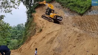 Cutting Hill Top -JCB Excavator on Ramp-Hillside Road Building