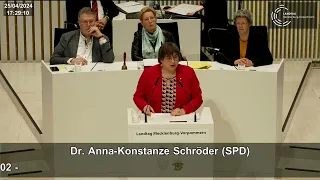 Krieger- und Gefallenendenkmale erhalten - Dr. Anna-Konstanze Schröder