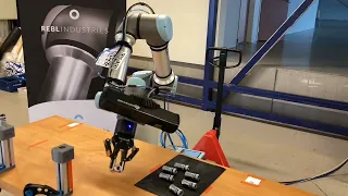Robot adaptation to random workplaces