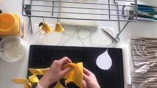 How to make Gumpaste Calla Lilies // Cake Timelapse // Sugar Flowers Tutorial