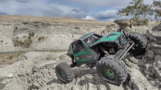 Rock City crawling with the Axial Capra!!