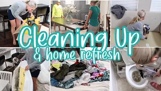 CLEANING WHEN YOU ARE OVERWHELMED / DEEP CLEANING MOTIVATION / MESSY HOUSE CLEAN WITH ME