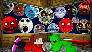 JJ and Mikey SURROUNDED by 1000 Scary LUNAR MOONS in Minecraft Challenge Maizen Security House