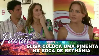 Abismo de Paixão - Elisa coloca uma pimenta na boca de Bethânia