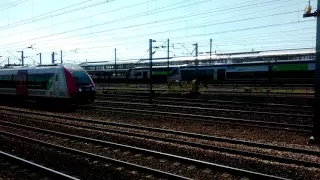 Passage de transilien h et Eurostar en gare stade de France