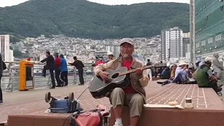 엄청 유명했던 룸사롱 오부리 기타맨    기가막히네~진짜 맛깔나게 잘치네