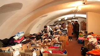 Допомагають 30-ти тисячам переселенців: пункт допомоги в Ужгороді у "Совиному гнізді"