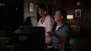 9-1-1 5x09 - Athena and Bobby look at old security footage of a casino robbery