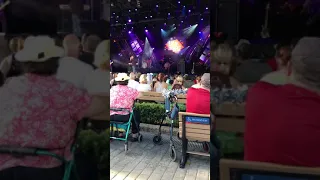 Smash Mouth - Walkin' On The Sun - 2015 EPCOT