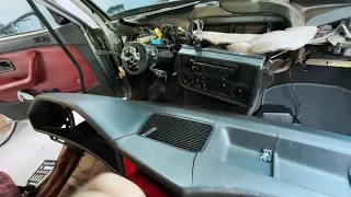 BMW E28: Dashboard Removal