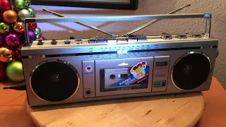 Sanyo M 7700K mini stereo cassette recorder in museum condition, golden 80s