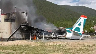 Passagier filmt eigen vliegtuigcrash in Rusland - RTL NIEUWS