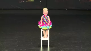 Zoe Clementi 3 year old jazz solo😀