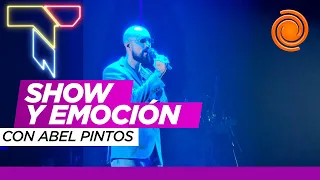 Abel Pintos en Atenas: un arranque a pura energía y fans que lo dieron TODO con sus looks