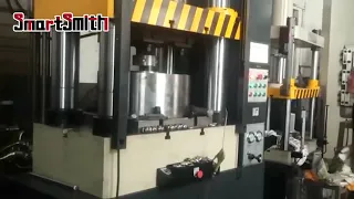 Cold forming or forging die in hydraulic press for ball cage of inner ring