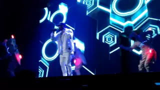 Amazing Dancing~Chris Brown Live BTS Tour Chicago