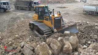 Great Ability Bulldozer Pushing Huge Gravel Special Activities Dump Truck Spreading