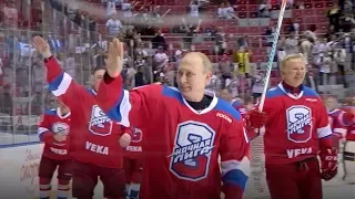 Putin slips after game with ice hockey legends