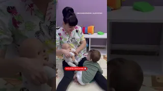 Как научить ребёнка садиться?!