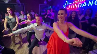 Ronnie Ferrari - ONA BY TAK CHCIAŁA - Taneczna Animacja w Latin Dance Academy