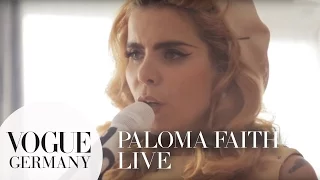 Paloma Faith singt "Only Love Can Hurt Like This" (live)