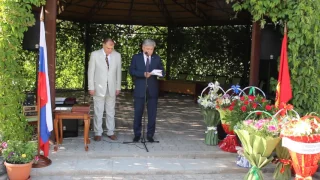 Министр иностранных дел Кыргызской Республики Э. Б. Абдылдаев поздравил с с Днем России, 12.06.2017