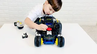 Fisher-Price Imaginext DC Super Friends Transforming Batmobile RC Vehicle | Batman fights villains!