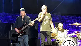 Deep Purple - Bass Solo/Black Night ..... Cardiff 20/11/17