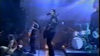 Elastica - Waking Up w. Damon Albarn (Top Of The Pops #2)