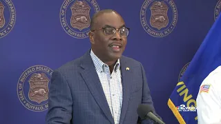 Buffalo mayor, police provide update on shooting; teen killed, 5 others hurt